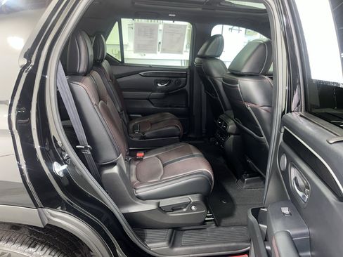 Used 2025 Honda Pilot Black Edition image 31