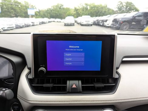 Used 2023 Toyota RAV4 XLE AWD/4WD image 20