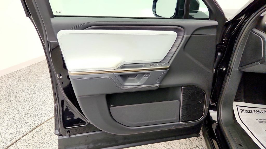 Used 2025 Rivian R1S Adventure Dual AWD/4WD image 11
