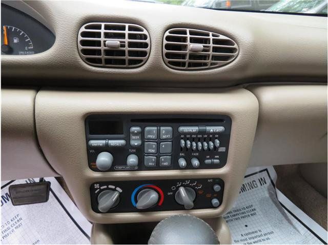 Used 1997 Pontiac Sunfire SE w/ Opt Pkg 3 FWD image 5