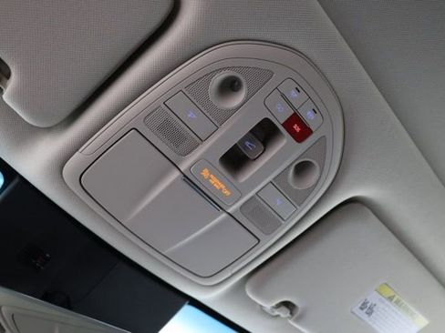 Used 2026 Genesis G70 2.5T Prestige image 32