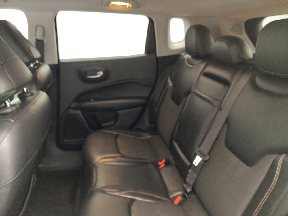 Used 2018 Jeep Compass Latitude w/ Popular Equipment Group FWD image 18