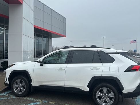 Used 2023 Toyota RAV4 XLE image 1