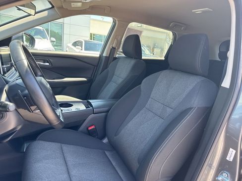 Used 2025 Nissan Rogue SV FWD image 14