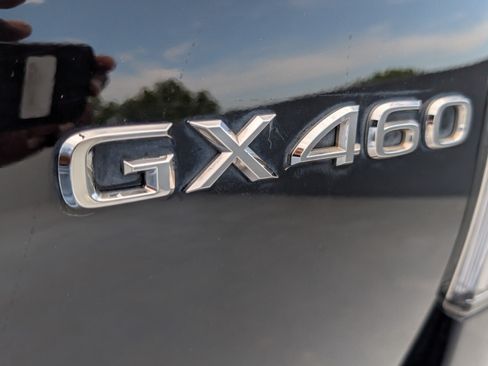 Used 2018 Lexus GX 460 Premium w/ Premium Package AWD/4WD image 9