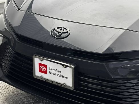 Used 2025 Toyota Camry LE AWD/4WD image 2