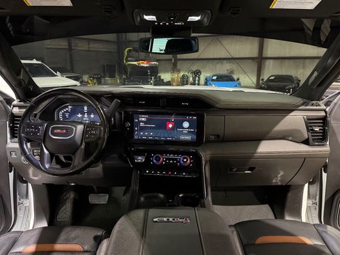 Used 2024 GMC Sierra 2500 AT4 w/ AT4 Preferred Package AWD/4WD image 28