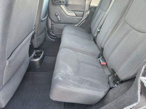 Used 2016 Jeep Wrangler Unlimited Sport w/ Connectivity Group image 27