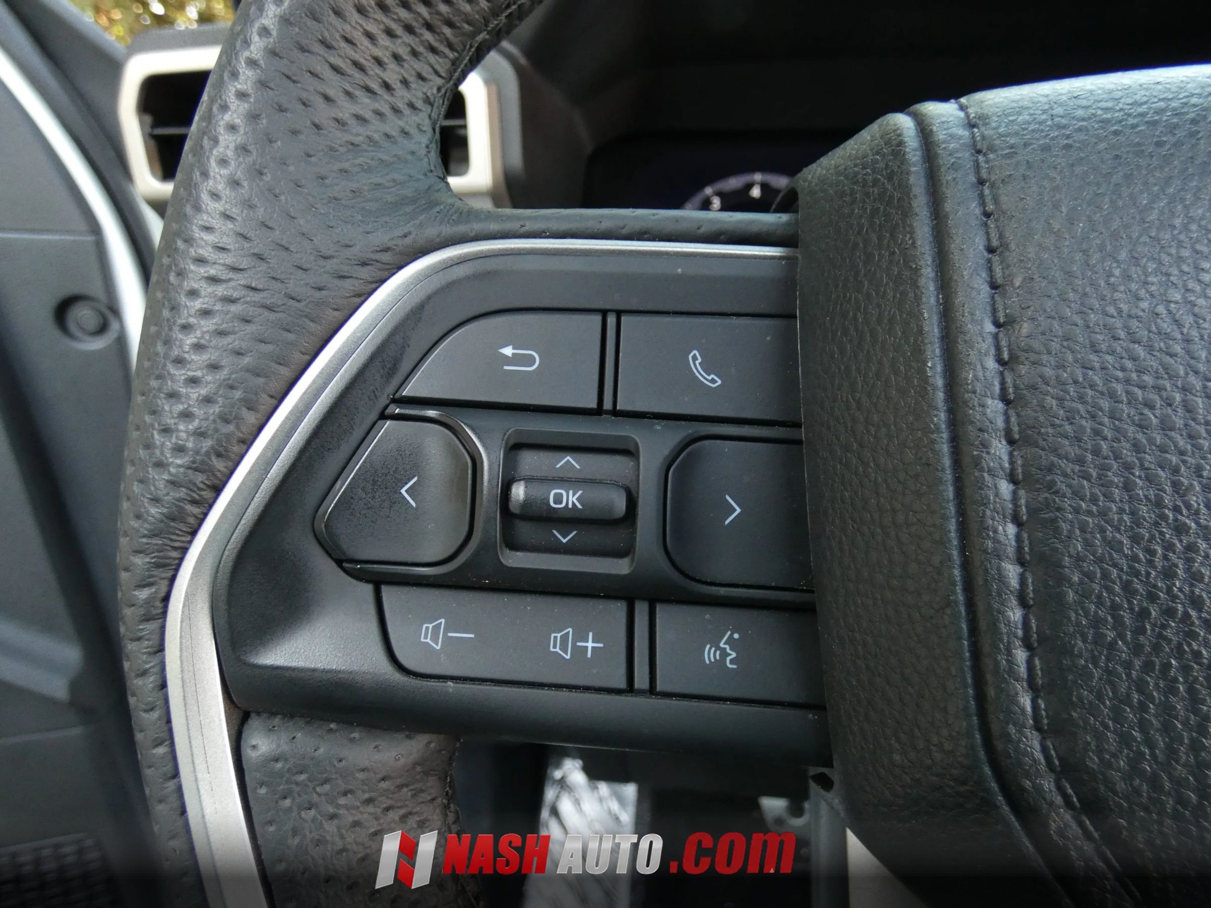 Used 2026 Toyota Tacoma TRD Sport w/ TRD Sport Upgrade Package AWD/4WD image 65