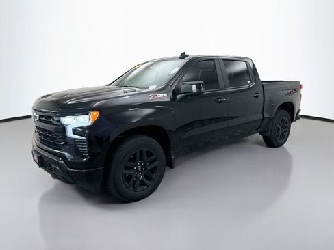 Used 2025 Chevrolet Silverado 1500 RST w/ Convenience Package II AWD/4WD image 3