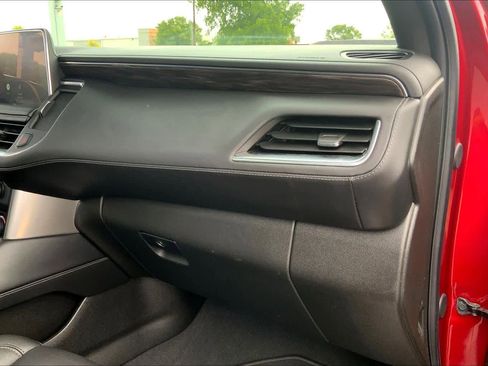 Certified 2024 Chevrolet Tahoe Z71 w/ Luxury Package AWD/4WD image 19