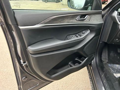 New 2025 Jeep Grand Cherokee Limited w/ Trailer Tow Package image 7