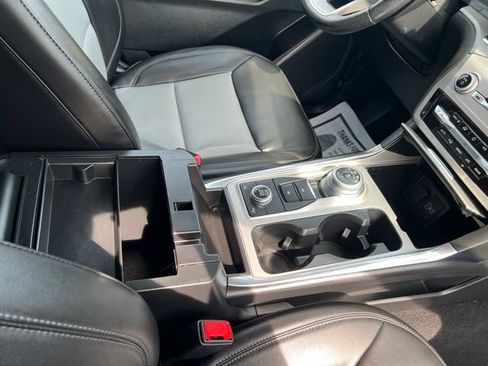 Used 2023 Ford Explorer XLT w/ Equipment Group 202A AWD/4WD image 27