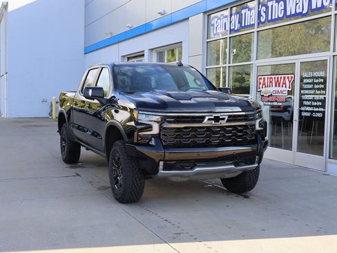 New 2026 Chevrolet Silverado 1500 ZR2 image 2