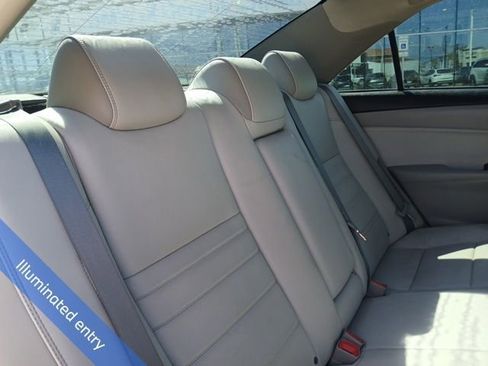 Used 2016 Toyota Camry XLE image 10