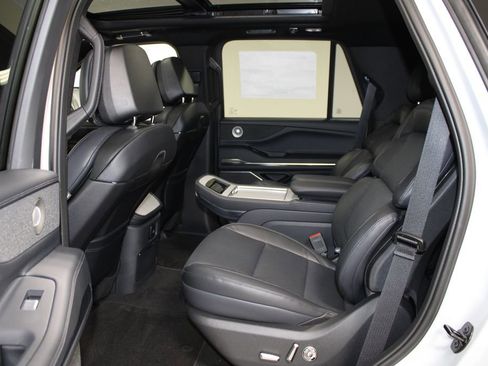 New 2025 Lincoln Navigator Reserve w/ Jet Appearance Package image 27