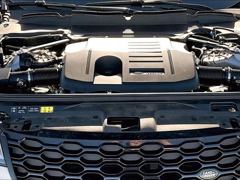 Used 2023 Land Rover Discovery HSE R-Dynamic image 9