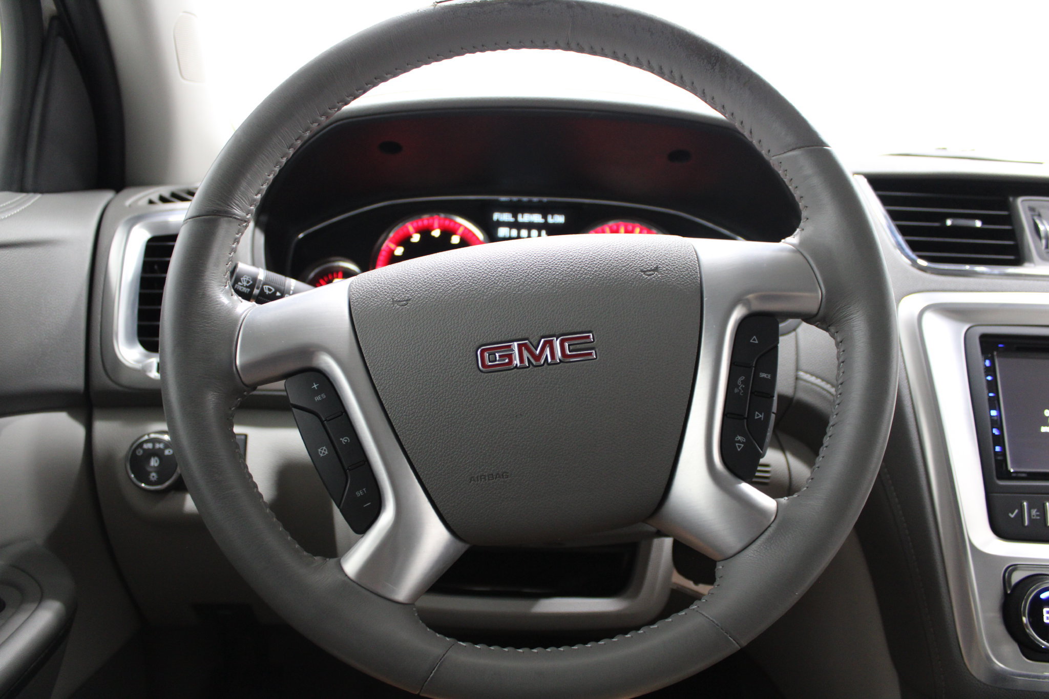 Used 2015 GMC Acadia SLT FWD image 32