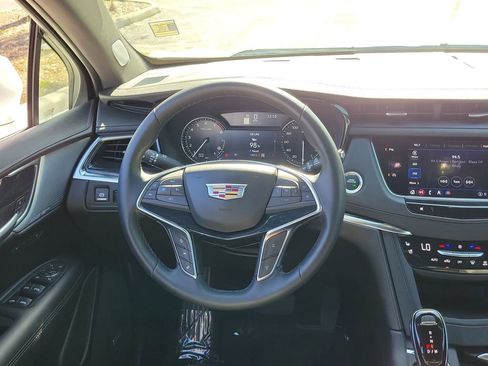 Used 2025 Cadillac XT5 Premium Luxury image 23