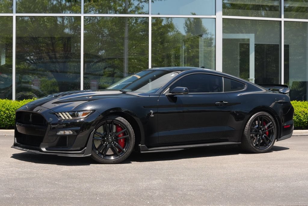 Used 2022 Ford Mustang Shelby GT500 w/ Technology Package RWD image 1