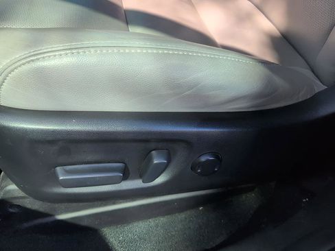 Used 2017 Toyota Sienna L image 33