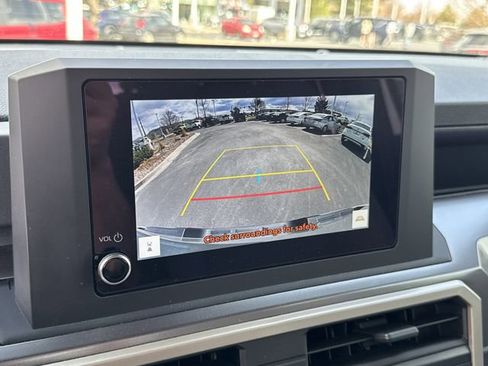 Used 2025 Toyota Tacoma SR5 image 31