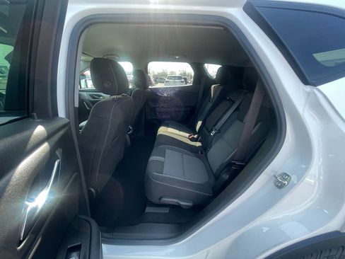 Used 2025 Chevrolet Blazer LT FWD image 24