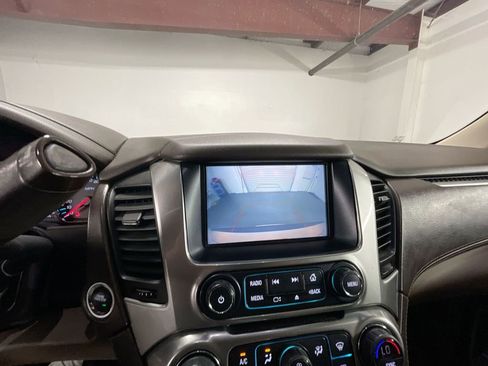 Used 2019 Chevrolet Tahoe LT w/ LT Signature Package image 14