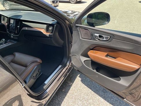 Certified 2024 Volvo XC60 B5 Ultimate AWD/4WD image 14