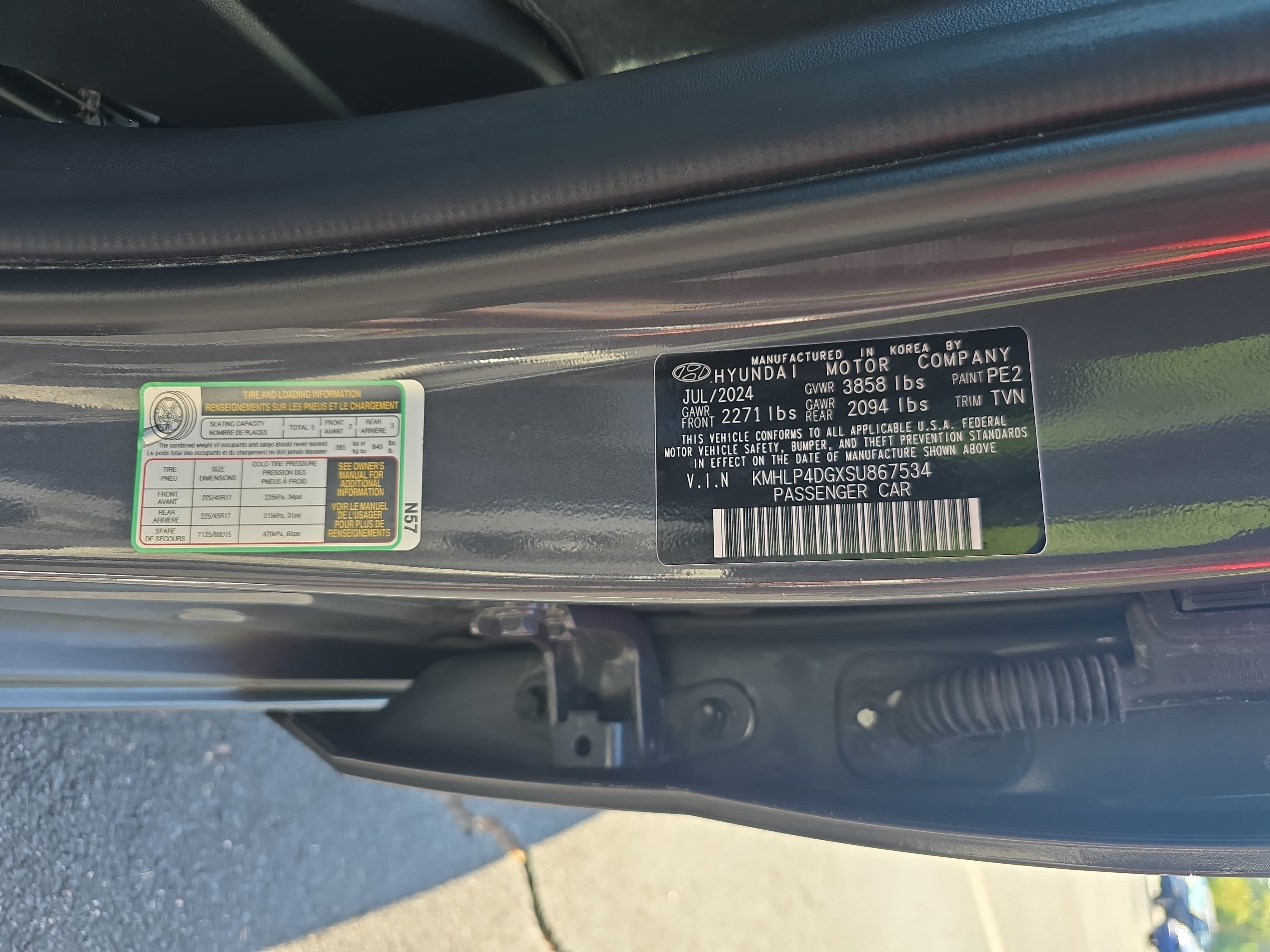 Used 2025 Hyundai Elantra Limited FWD image 35