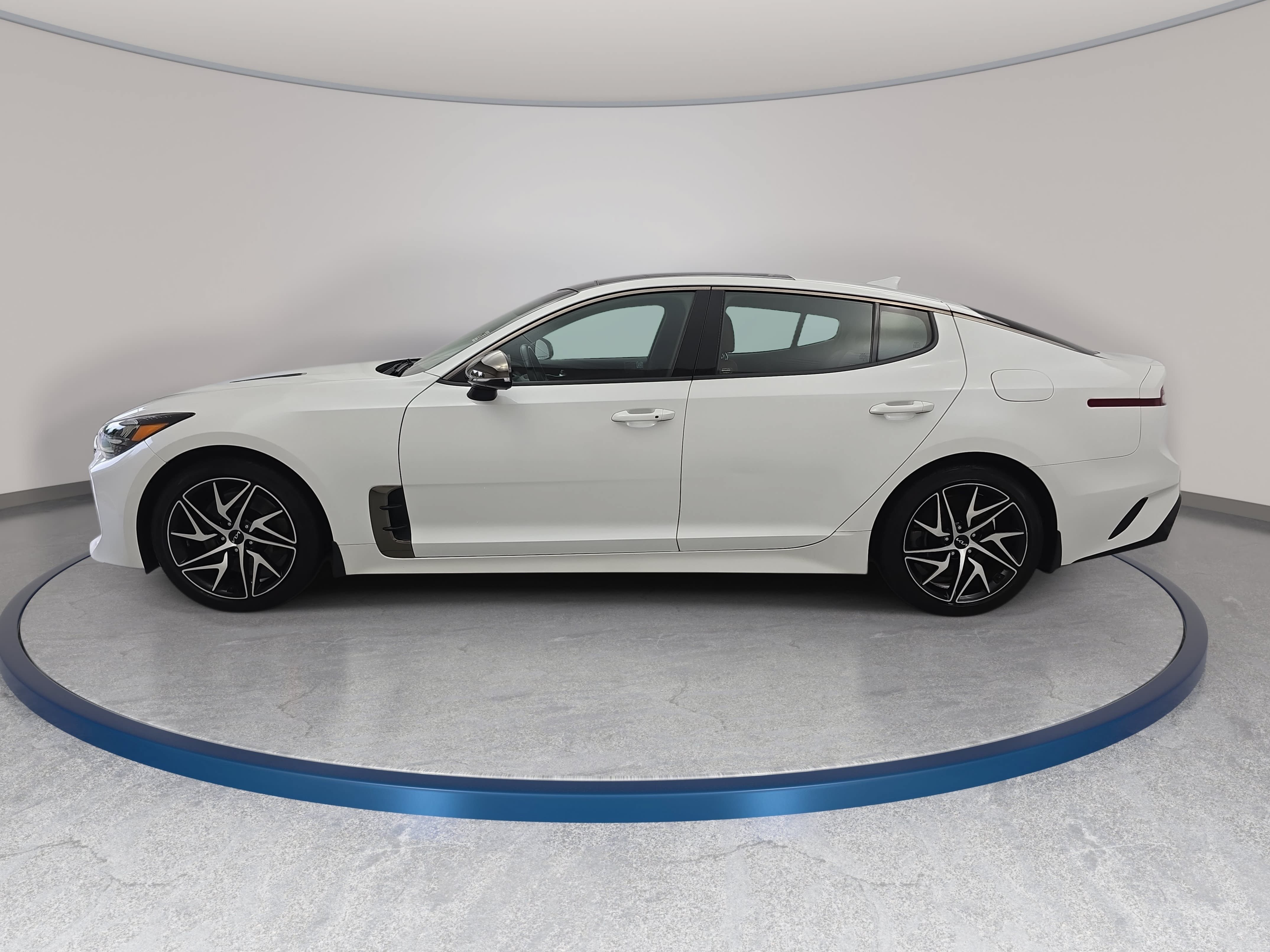 Used 2023 Kia Stinger GT-Line w/ Sun & Sound Package RWD image 8