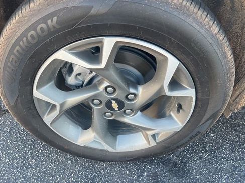 Used 2024 Chevrolet Trax LT w/ LT Convenience Package image 7