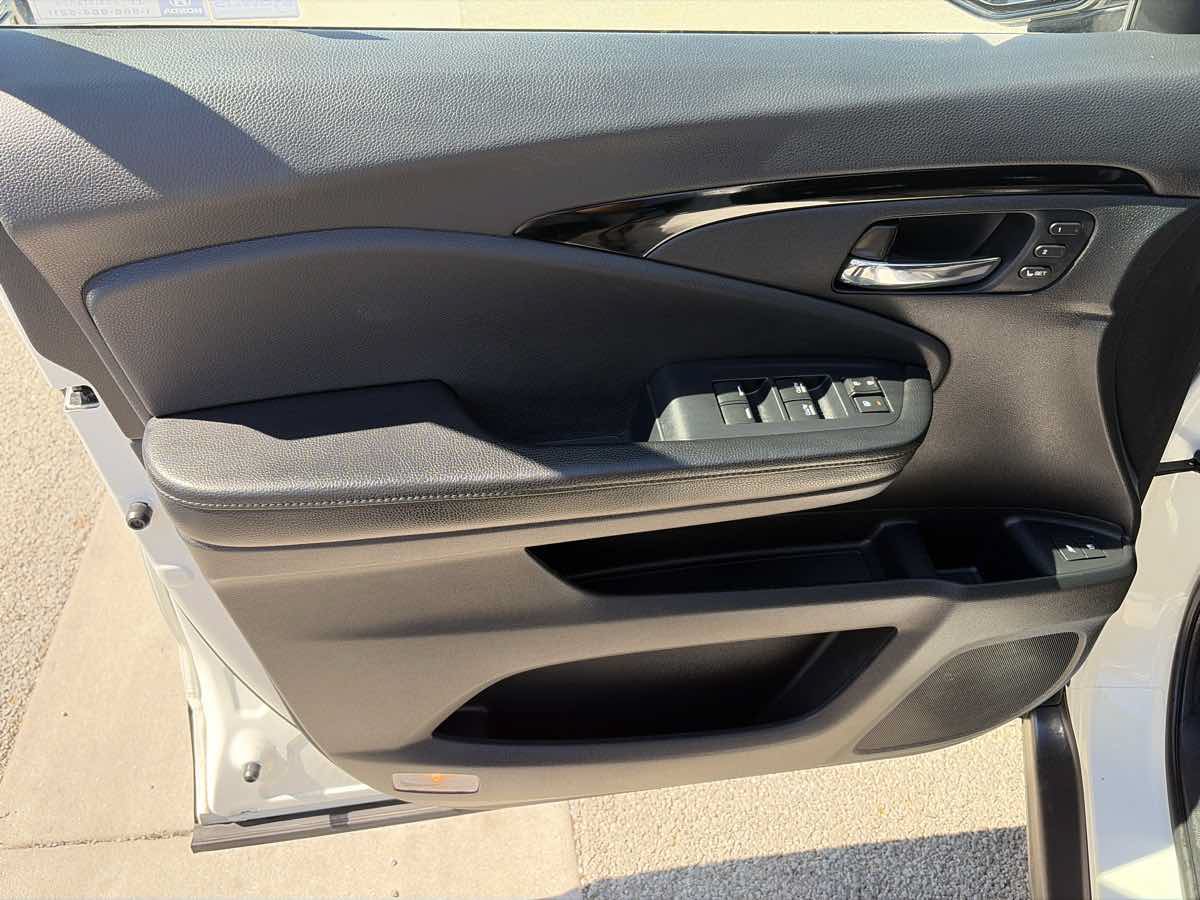 Used 2018 Honda Pilot Touring image 7