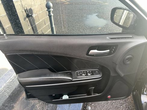 Used 2015 Dodge Charger R/T image 18