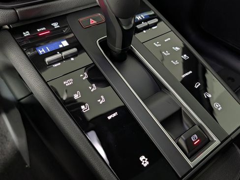 New 2026 Porsche Macan image 34