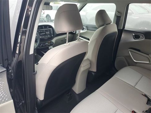 New 2025 Kia Soul LX image 16