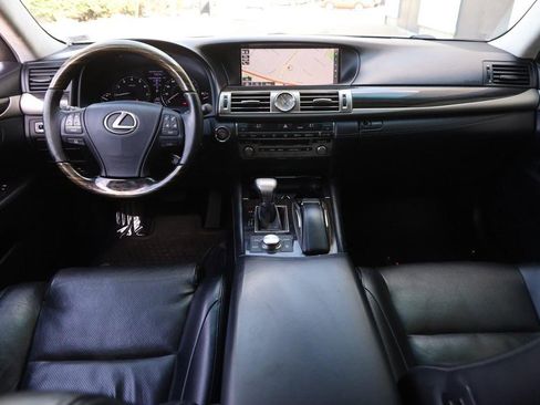 Used 2016 Lexus LS 460 AWD w/ Comfort Package image 23