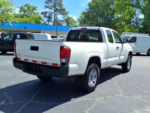 Used 2022 Toyota Tacoma SR image 3