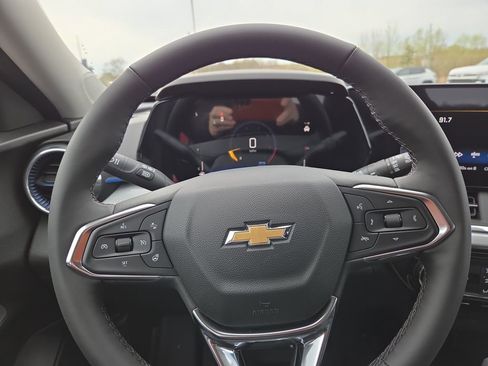 New 2026 Chevrolet Trax LT w/ Driver Confidence Package FWD image 11