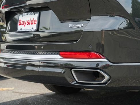 Used 2023 Jeep Grand Cherokee L Summit w/ Advanced Protech Group IV AWD/4WD image 12