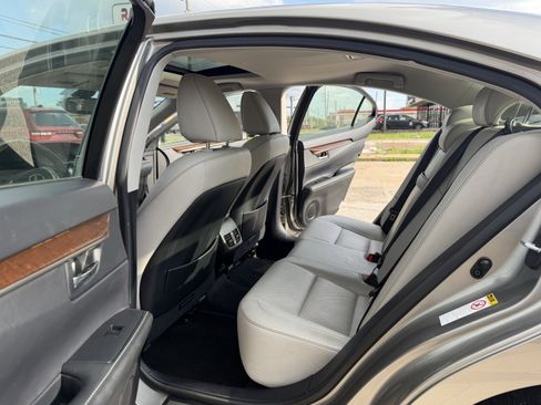 Used 2015 Lexus ES 350 w/ Luxury Package FWD image 26