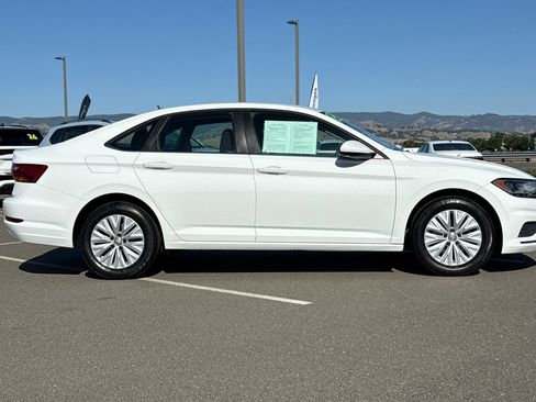 Used 2019 Volkswagen Jetta R-Line FWD image 3