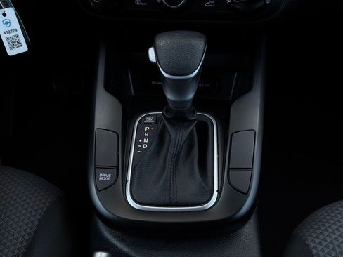 Used 2025 Kia Soul LX w/ LX Technology Package FWD image 21