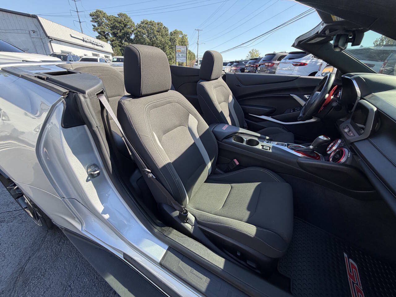 Used 2017 Chevrolet Camaro SS RWD image 9