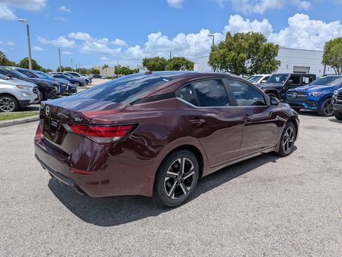 Used 2024 Nissan Sentra SV FWD image 4