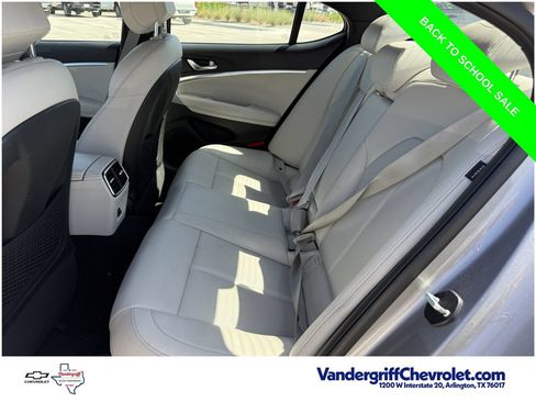 Used 2025 Genesis G70 2.5T RWD image 28