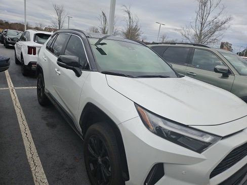 Used 2024 Toyota RAV4 XSE image 3