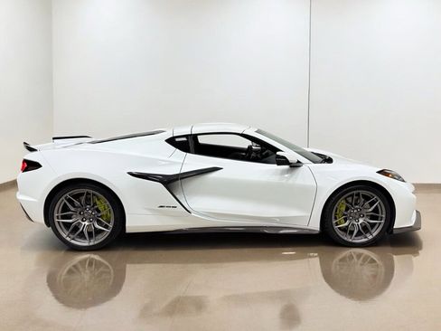 Used 2023 Chevrolet Corvette Z06 image 8