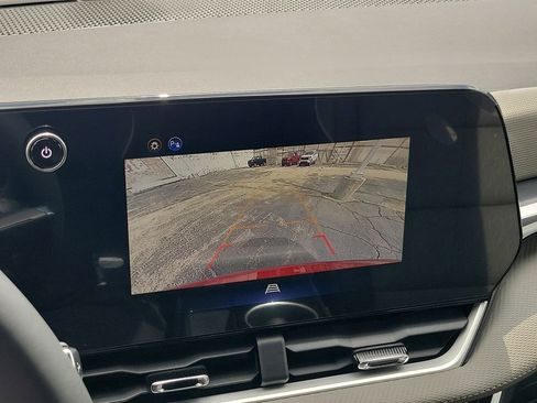 New 2026 Chevrolet Equinox LT w/ Convenience Package II FWD image 27