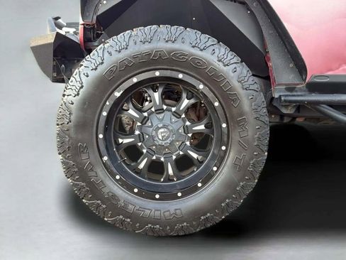 Used 2012 Jeep Wrangler Unlimited Sahara w/ Dual Top Group image 30